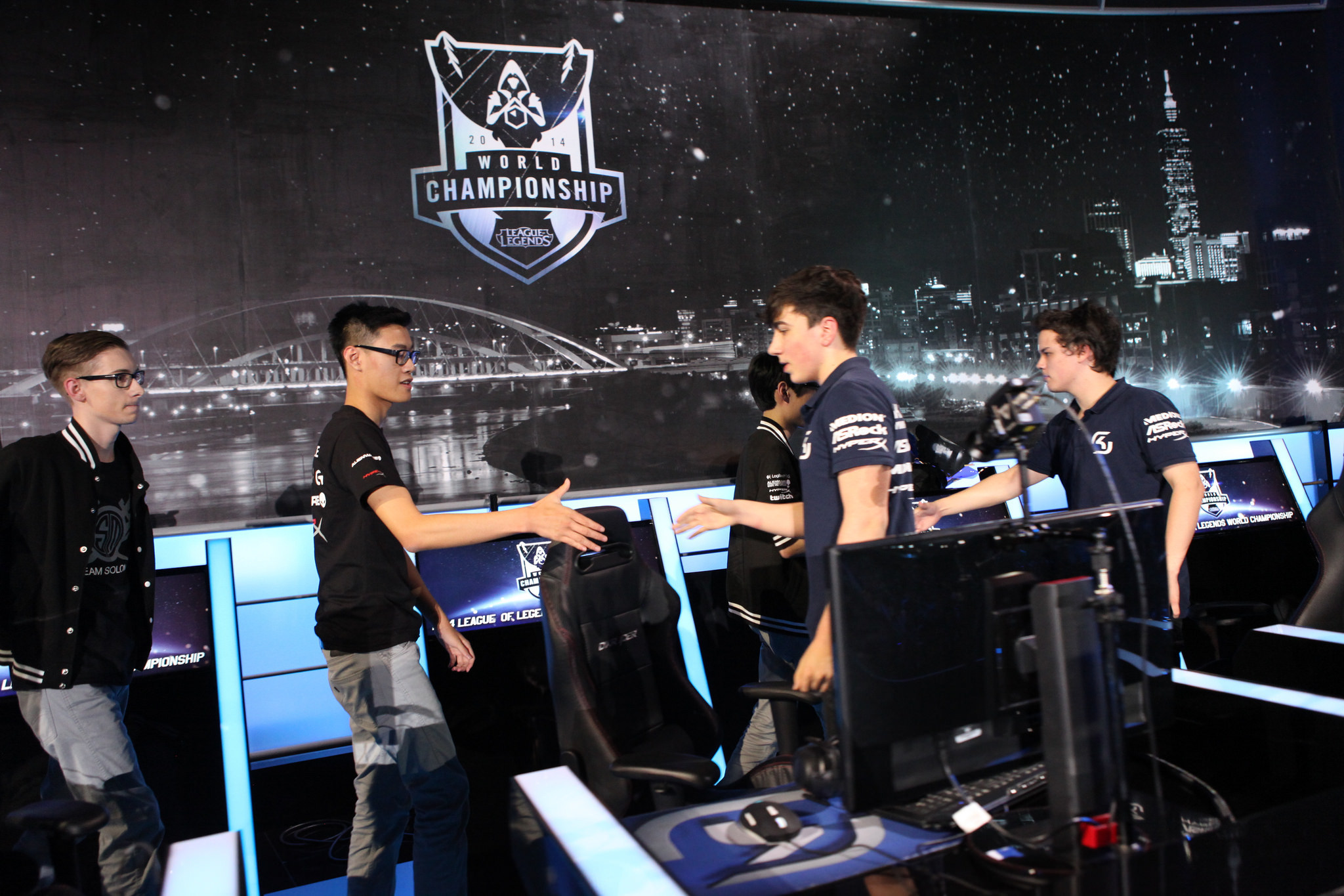 LPL S15世界赛资格赛：JDG战胜WBG晋级决赛对阵IG，小虎世界赛纪录终结，全球总决赛门票争夺战一触即发