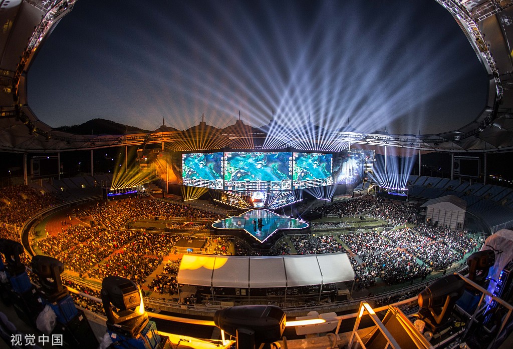 S15十大高光操作：Knight阿狸魅惑舞步上榜。